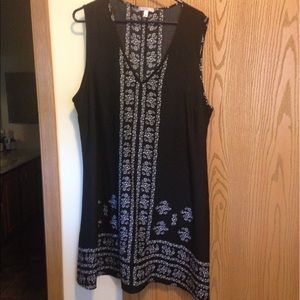Sleeveless patterned dress